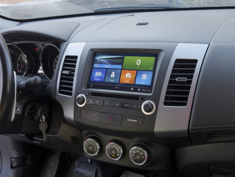 Головное устройство MyDean 2056 для автомобилей Mitsubishi Outlander XL (2006-2012)/Peugeot 4007 (2007-)/Citroen C-Crosser(2007-2012)