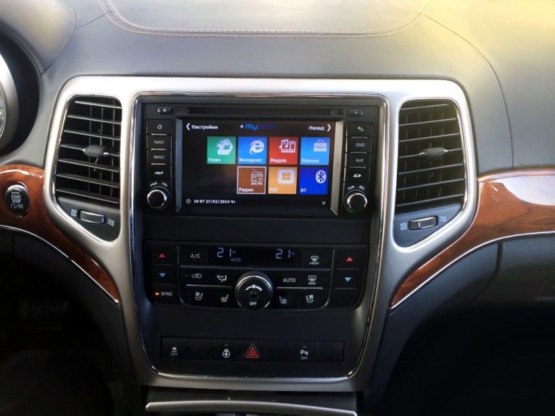 Головное устройство MyDean 3263 для автомобилей Jeep Grand Cherokee (2010-2013) без штатной камеры заднего вида и без потолочного монитора